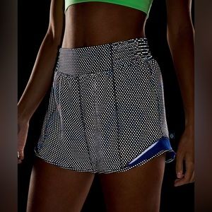 Lululemon Limited Edition Hotty Hot High-Rise Reflective Lined Short 4"